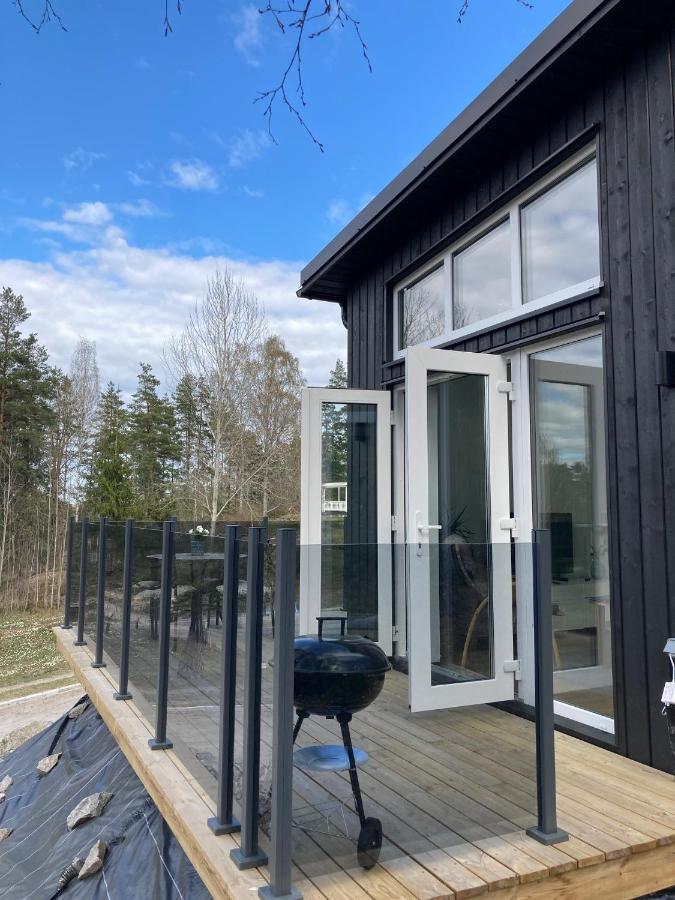 Cabin In The Woods, Close To Lake Maelaren Ескилстуна Екстериор снимка